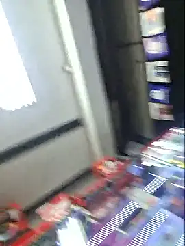 Snapshot of Eveeelyn25 chatting on 12.21.25 Eveeelyn25 online show from 12.21.25