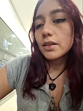 Snapshot of Eveeelyn25 chatting on 02.13.26 Eveeelyn25 online show from 02.13.26