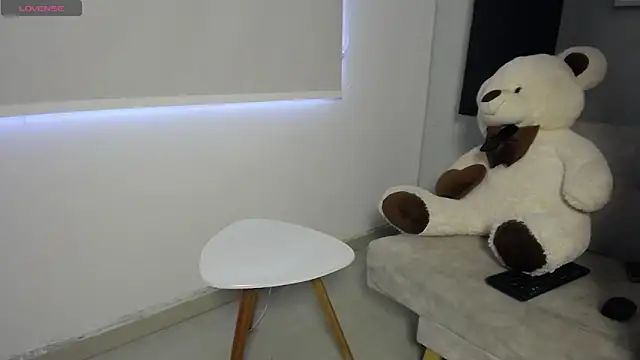 Snapshot of sansa_stark_love chatting on 01.10.26 sansa stark love online show from 01.10.26