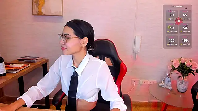 Snapshot of VanessaBoch chatting on 05.17.26 VanessaBoch online show from 05.17.26