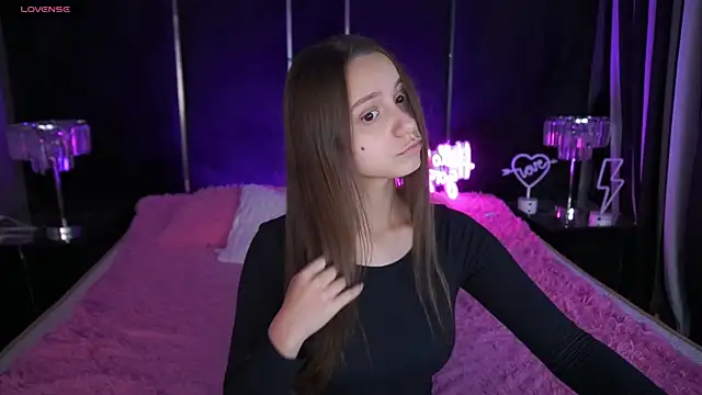 TinyNatalie online show from 12.02.25