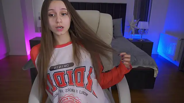 TinyNatalie online show from 02.17.26