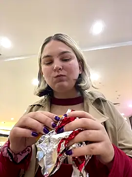 KateBurlesk online show from 11.22.25