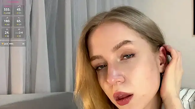 Snapshot of Alice_meow15 chatting on 01.05.26 Alice meow15 online show from 01.05.26