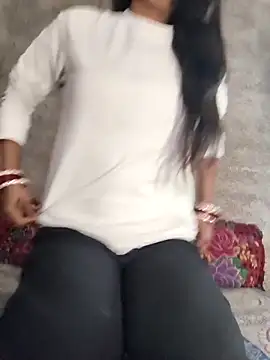 Snapshot of Dil-se-queen-321 chatting on 12.19.25 Dil-se-queen-321 online show from 12.19.25