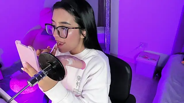 Snapshot of IbbieeBennett_1 chatting on 01.08.26 IbbieeBennett 1 online show from 01.08.26