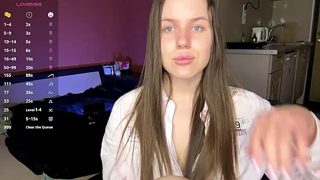 Snapshot of SanoraVillnave chatting on 02.01.26 SanoraVillnave online show from 02.01.26