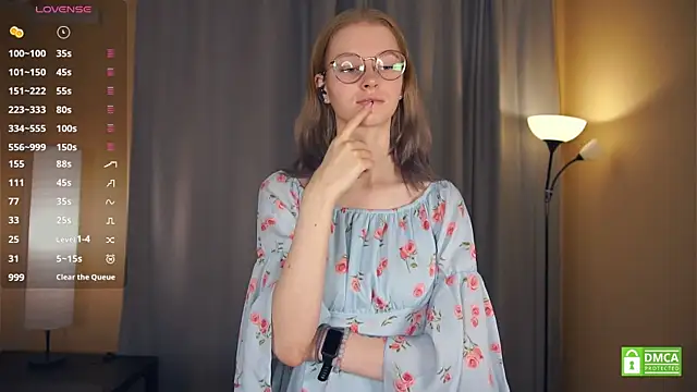 Snapshot of ToyaPletz chatting on 12.20.25 ToyaPletz online show from 12.20.25