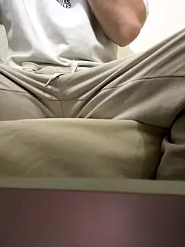 Snapshot of Daisuke_01 chatting on 12.04.25 Daisuke 01 online show from 12.04.25