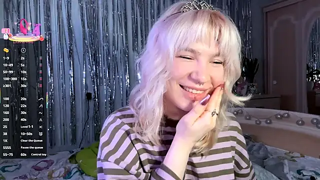 Snapshot of LolaDollyMur chatting on 01.10.26 LolaDollyMur online show from 01.10.26