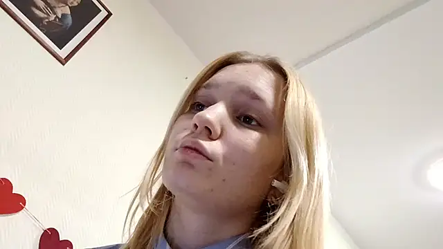 Snapshot of xlo_lax chatting on 12.01.25 xlo lax online show from 12.01.25