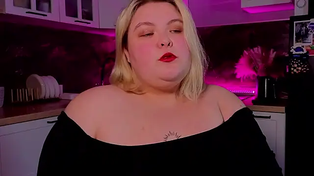 Snapshot of ellagoddes chatting on 11.26.25 ellagoddes online show from 11.26.25