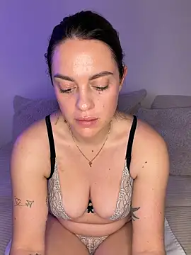 laraslittlesecrett online show from 02.03.26