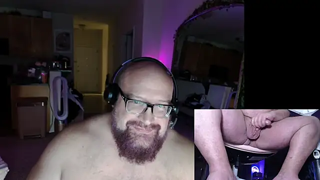 BigBearforCuddles online show from 04.21.26