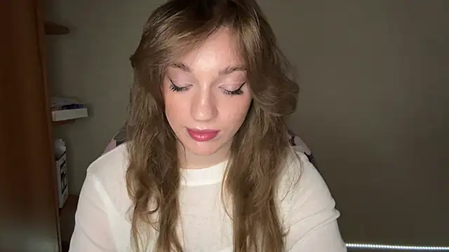 Snapshot of Alisa_baby_fox chatting on 02.21.26 Alisa baby fox online show from 02.21.26