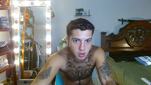 Snapshot of oceanboy_vibe chatting on 12.04.25 oceanboy vibe online show from 12.04.25