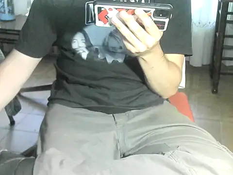 Snapshot of OreCam chatting on 02.13.26 OreCam online show from 02.13.26