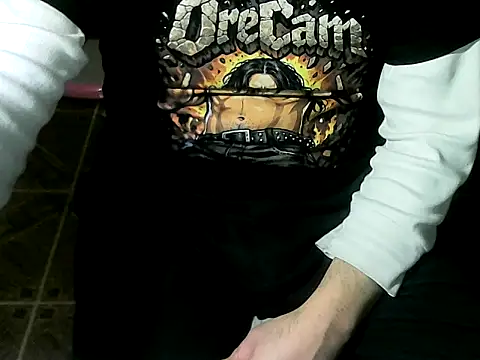 Snapshot of OreCam chatting on 06.24.26 OreCam online show from 06.24.26