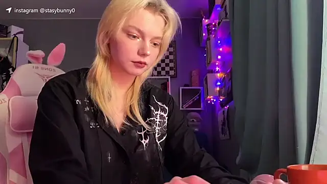 Snapshot of KittyLarva chatting on 01.07.26 KittyLarva online show from 01.07.26