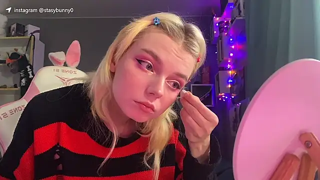 Snapshot of KittyLarva chatting on 01.08.26 KittyLarva online show from 01.08.26