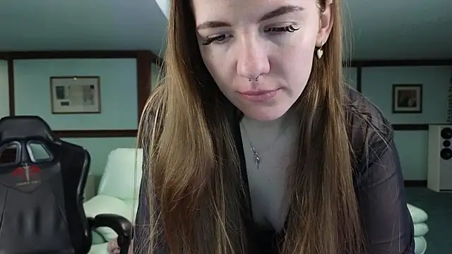 Snapshot of KiraRustle chatting on 01.08.26 KiraRustle online show from 01.08.26