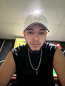 Snapshot of tratosucio chatting on 12.16.25 tratosucio online show from 12.16.25