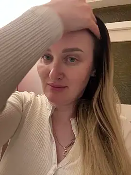 Snapshot of TomilaSi chatting on 02.01.26 TomilaSi online show from 02.01.26