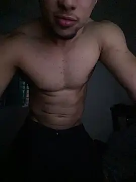 Snapshot of MoreninhoMagrinho chatting on 11.28.25 MoreninhoMagrinho online show from 11.28.25