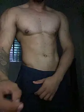 Snapshot of MoreninhoMagrinho chatting on 12.04.25 MoreninhoMagrinho online show from 12.04.25