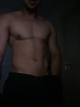 Snapshot of MoreninhoMagrinho chatting on 12.05.25 MoreninhoMagrinho online show from 12.05.25