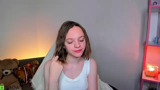 Snapshot of Olivia_Riesz chatting on 12.18.25 Olivia Riesz online show from 12.18.25