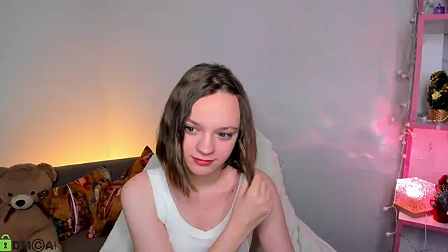 Snapshot of Olivia_Riesz chatting on 12.20.25 Olivia Riesz online show from 12.20.25