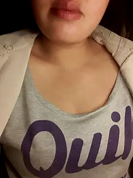 Snapshot of mai-mai-97 chatting on 12.16.25 mai-mai-97 online show from 12.16.25