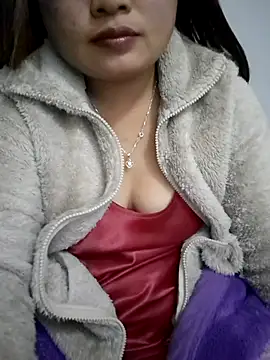 Snapshot of mai-mai-97 chatting on 12.20.25 mai-mai-97 online show from 12.20.25