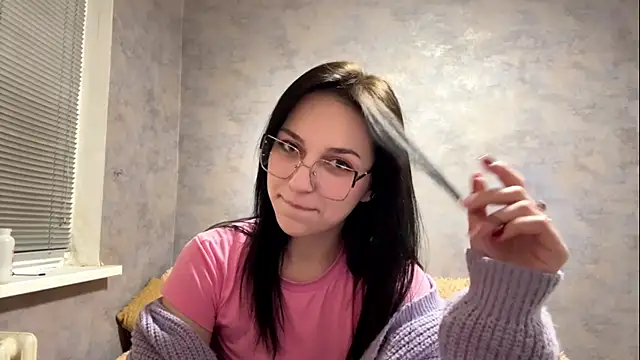 Snapshot of GlibRasher chatting on 12.13.25 GlibRasher online show from 12.13.25