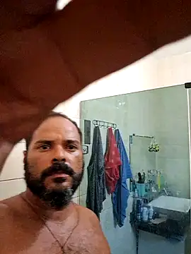 Snapshot of wakahoe chatting on 12.19.25 wakahoe online show from 12.19.25