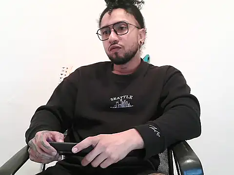 Snapshot of nabucodonosor2 chatting on 11.30.25 nabucodonosor2 online show from 11.30.25