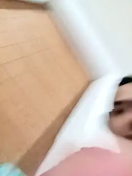 Snapshot of culona2417 chatting on 12.17.25 culona2417 online show from 12.17.25