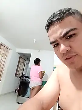 Snapshot of culona2417 chatting on 12.20.25 culona2417 online show from 12.20.25