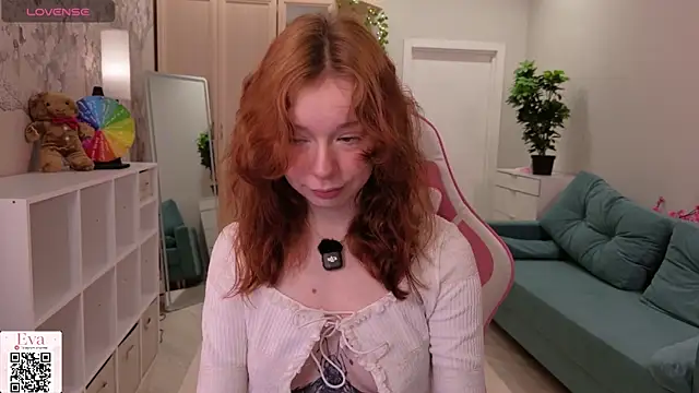 Snapshot of eva_aria chatting on 06.12.26 eva aria online show from 06.12.26