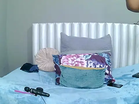 Snapshot of SavageHoney chatting on 11.29.25 SavageHoney online show from 11.29.25