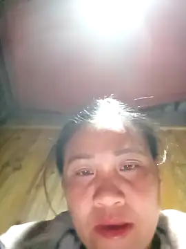 Snapshot of hey-bana chatting on 12.15.25 hey-bana online show from 12.15.25