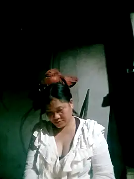 Snapshot of hey-bana chatting on 12.17.25 hey-bana online show from 12.17.25