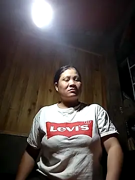 Snapshot of hey-bana chatting on 12.22.25 hey-bana online show from 12.22.25