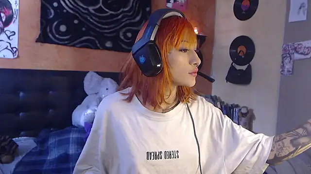Snapshot of Layla_quinn chatting on 07.27.26 Layla quinn online show from 07.27.26