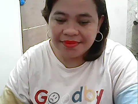 Snapshot of cutechubby chatting on 12.17.25 cutechubby online show from 12.17.25