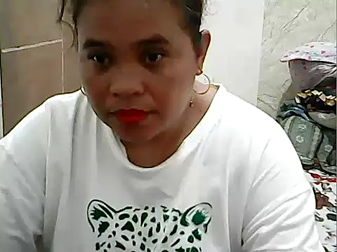 Snapshot of cutechubby chatting on 12.19.25 cutechubby online show from 12.19.25