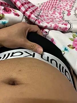 Lam-Phonix online show from 11.29.25