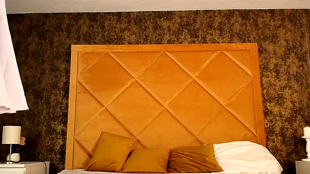 Snapshot of TinyBlair chatting on 12.14.25 TinyBlair online show from 12.14.25