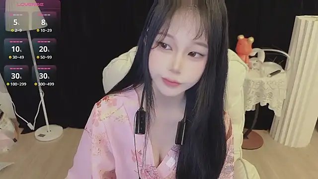 Snapshot of -Annababy chatting on 06.26.26 -Annababy online show from 06.26.26